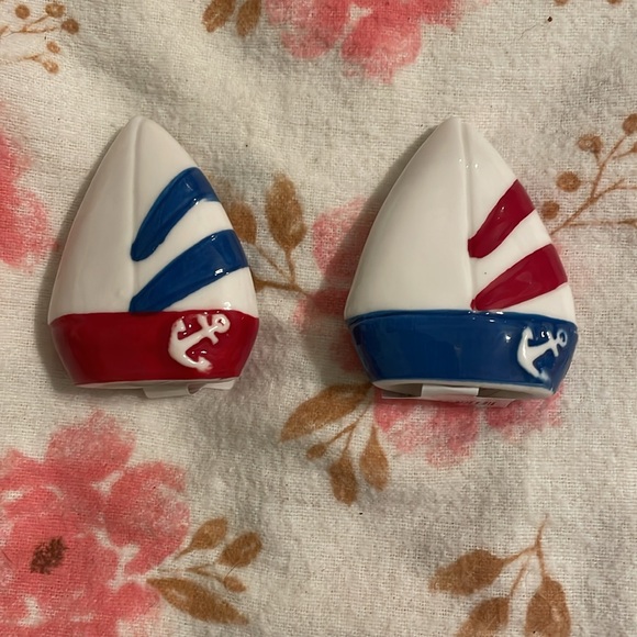 Sailboat Mini Salt & Pepper Shakers Set - Picture 8 of 8